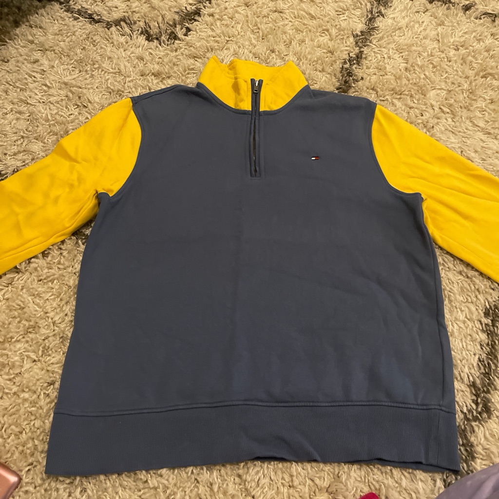 Tommy Hilfiger Men's Blue And Yellow Sweater